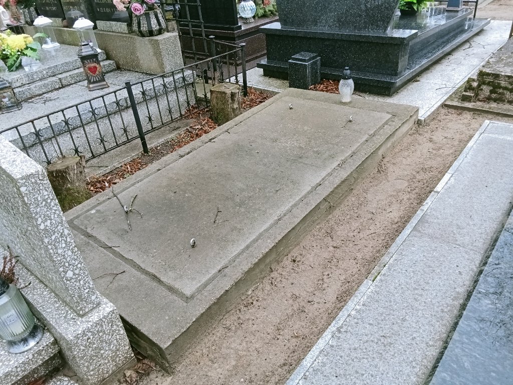 Grób Otylia Hennig
