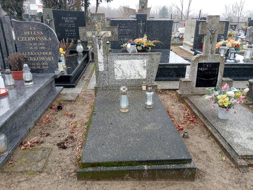 Grób Roman Komoński