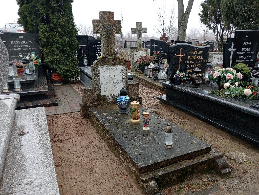 Grób Franciszek Pieczewski